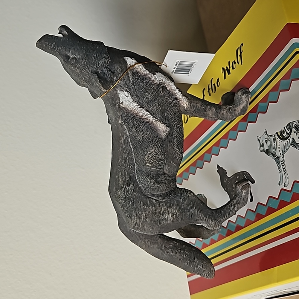 Westland Call of the Wolf Howling Wolves Figurine